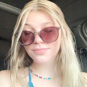 Meet your Posher, Lizzy